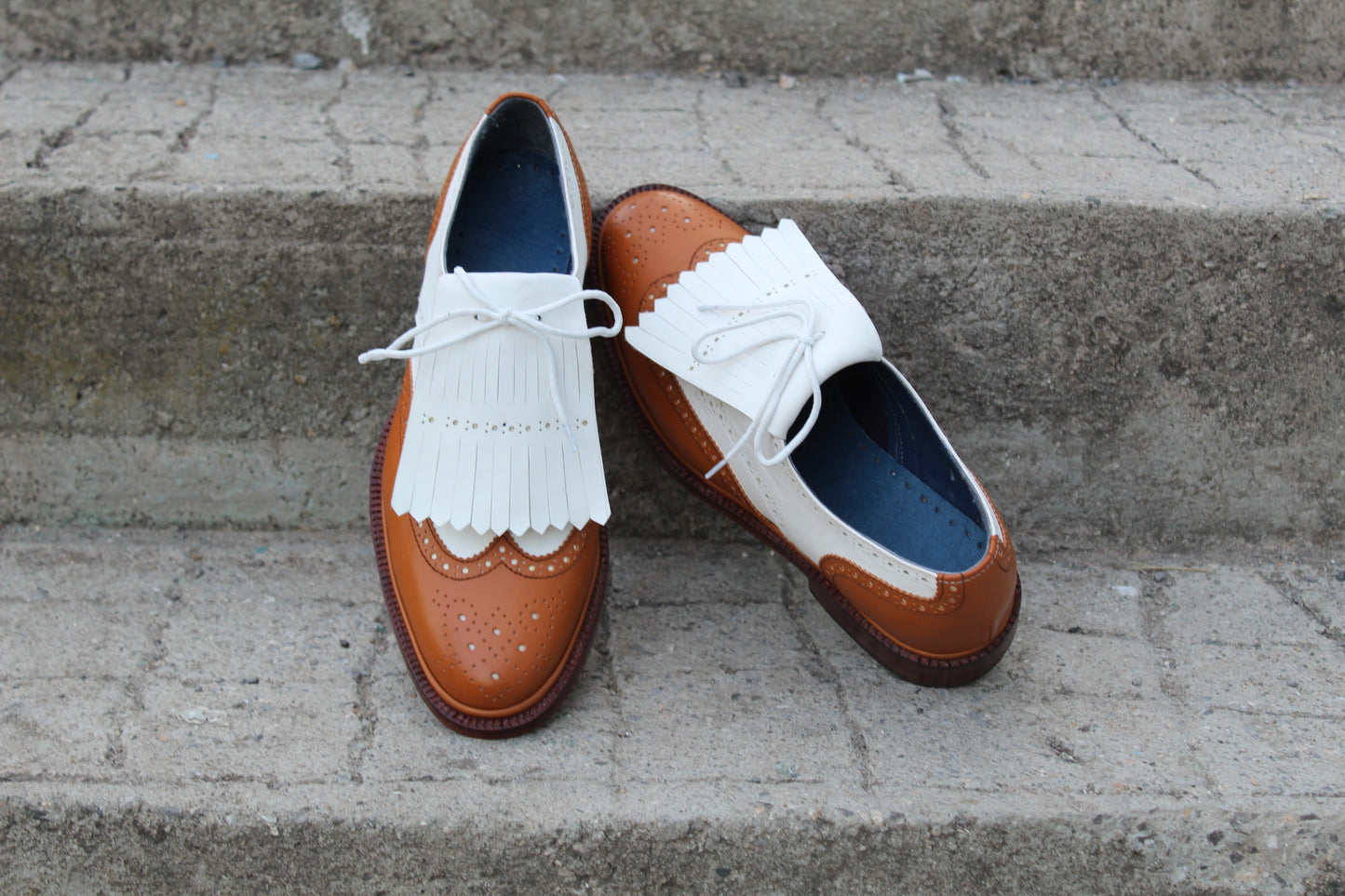 Handmade Men's Leather Two Tone White Brown Wingtip Fringe Brogue Shoes