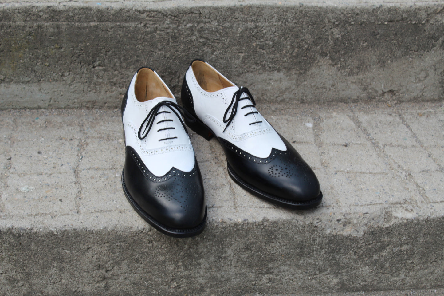 Handmade Men's Leather Two Tone White Black Lace Up Wingtip Brogue Shoes