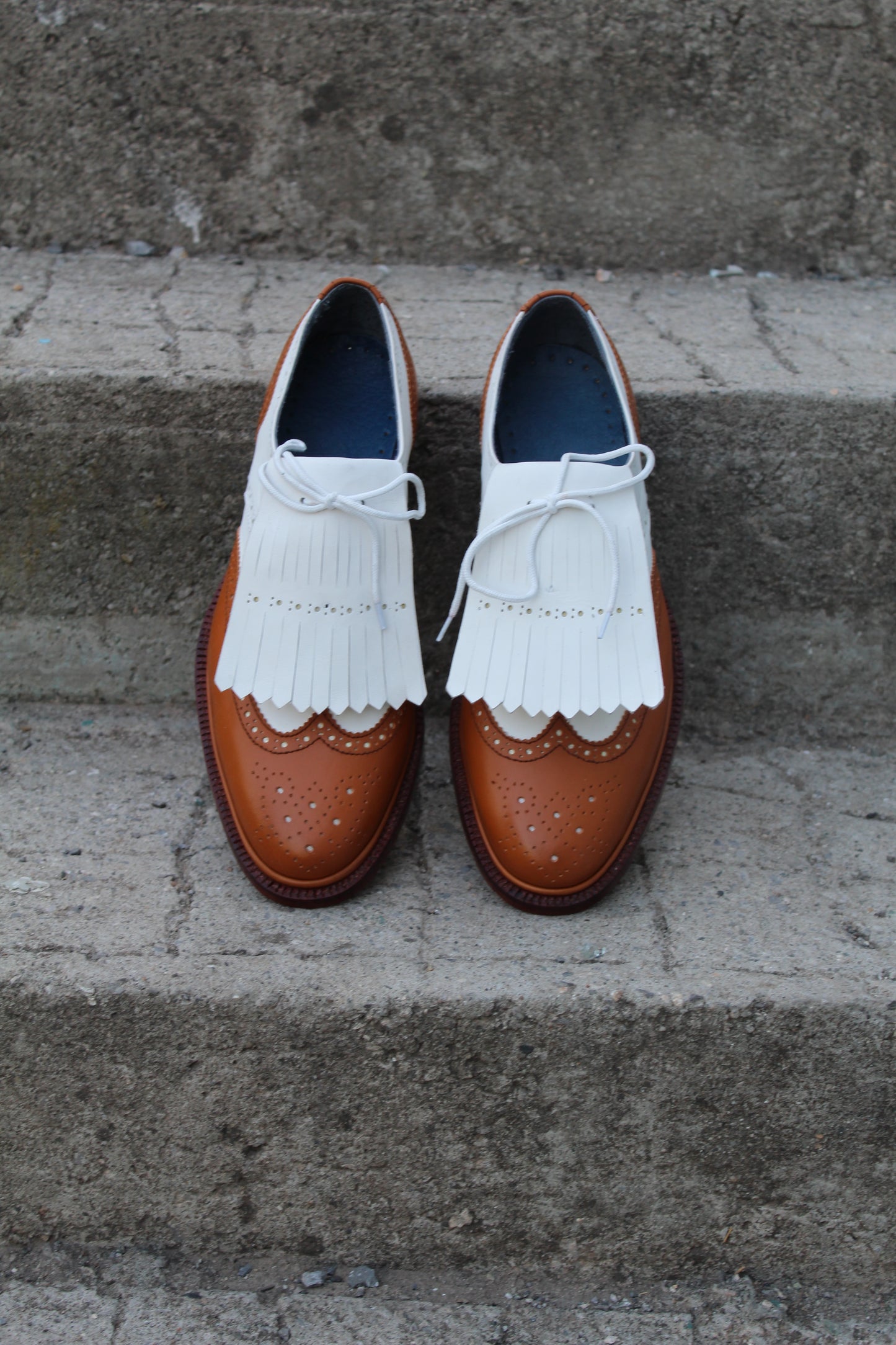 Handmade Men's Leather Two Tone White Brown Wingtip Fringe Brogue Shoes