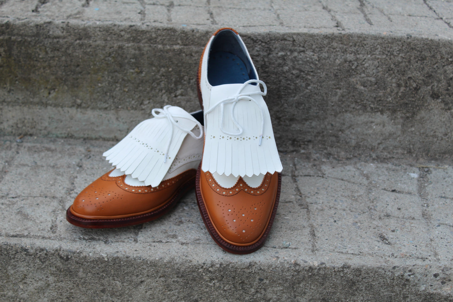 Handmade Men's Leather Two Tone White Brown Wingtip Fringe Brogue Shoes