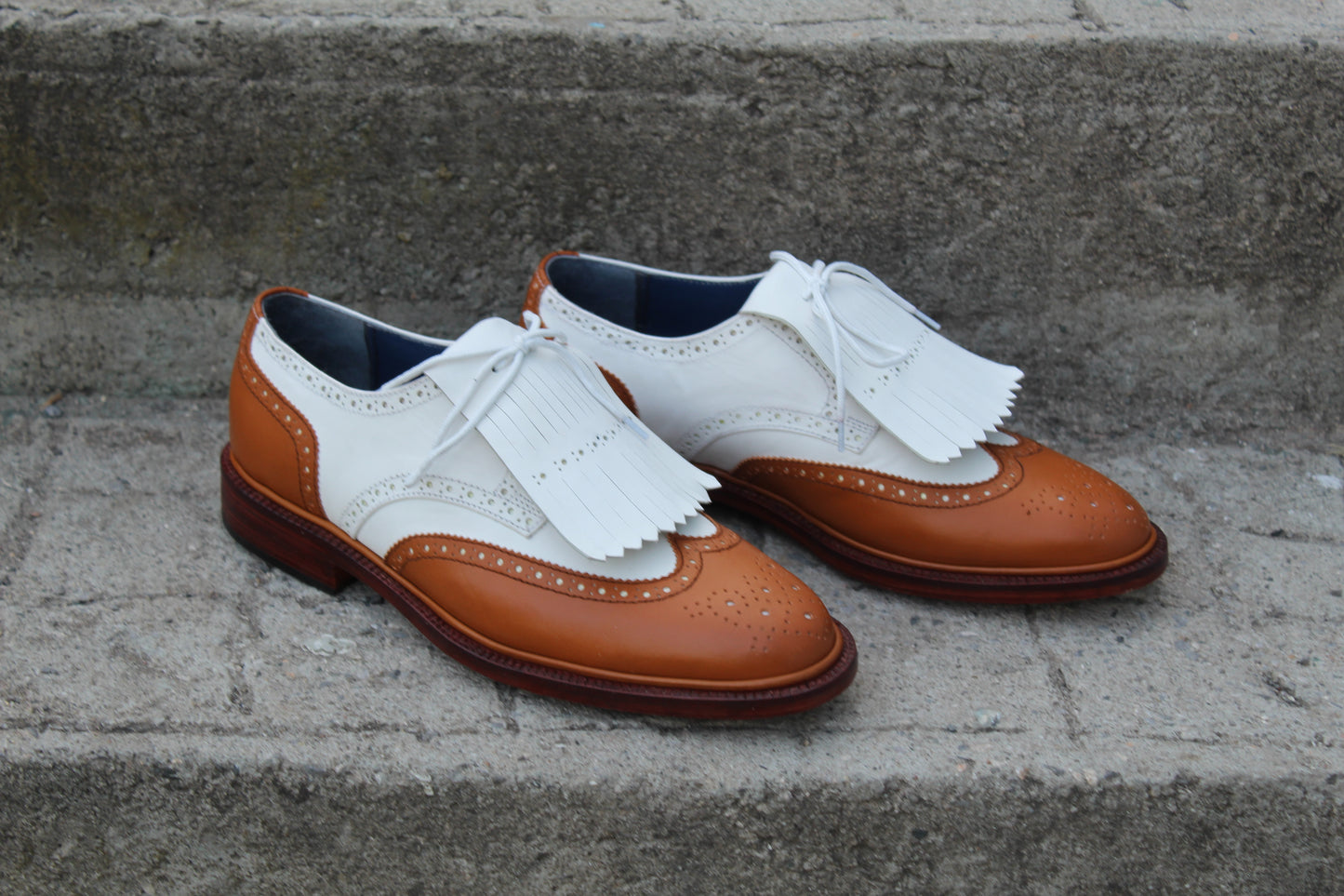 Handmade Men's Leather Two Tone White Brown Wingtip Fringe Brogue Shoes