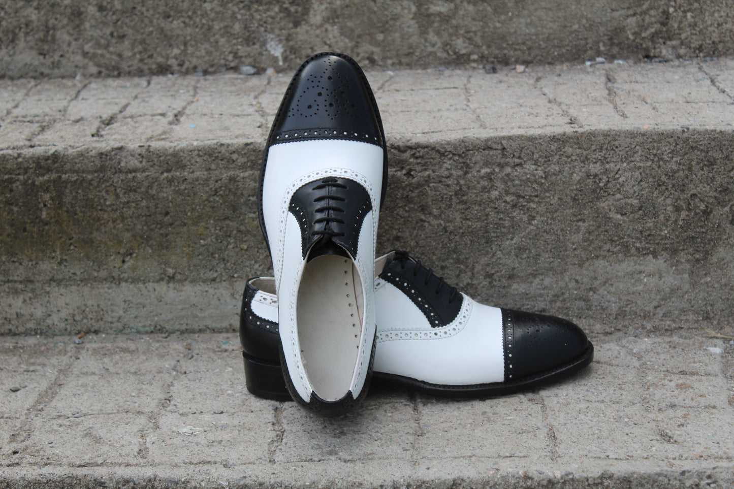 Handmade Men's Leather Two Tone White Black Lace Up Cap Toe Oxford Shoes