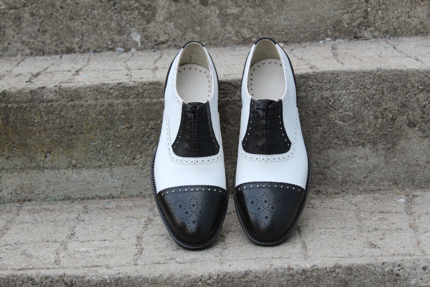 Handmade Men's Leather Two Tone White Black Lace Up Cap Toe Oxford Shoes
