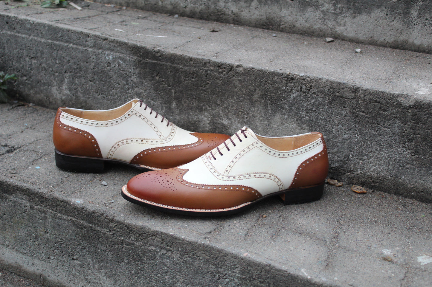 Handmade Men's Leather Two Tone Beige Brown Lace Up Wingtip Brogue Shoes