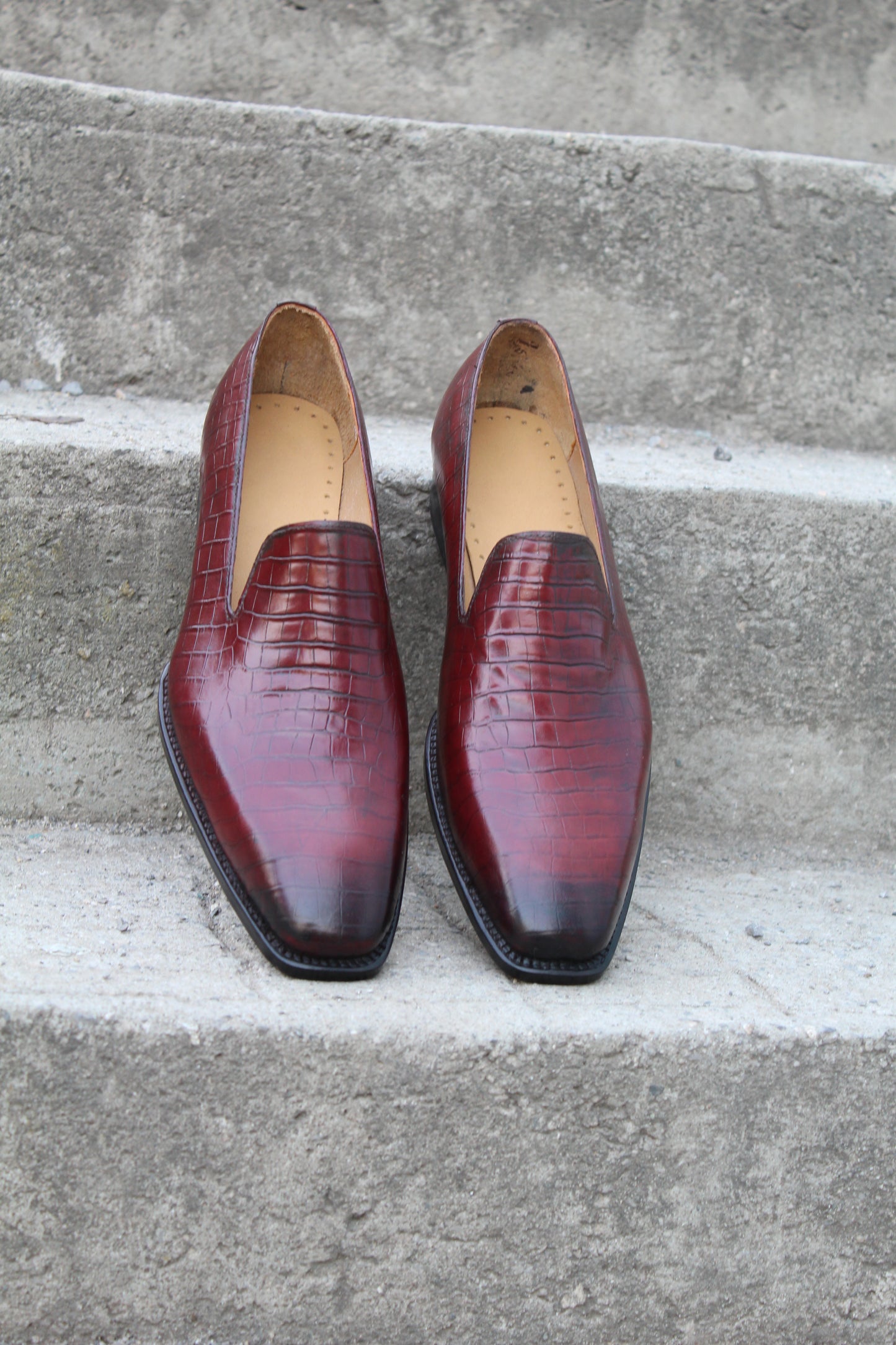 Handmade Men's Maroon Crocodile Texture Leather Slip On Moccasin Shoes