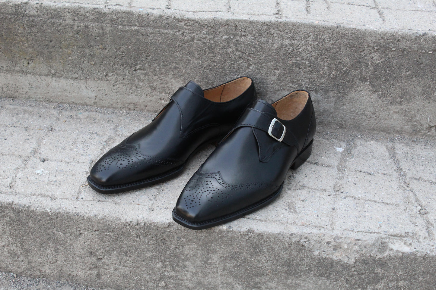 Handmade Men's Leather Black Wingtip Buckle Strap Monk Shoes