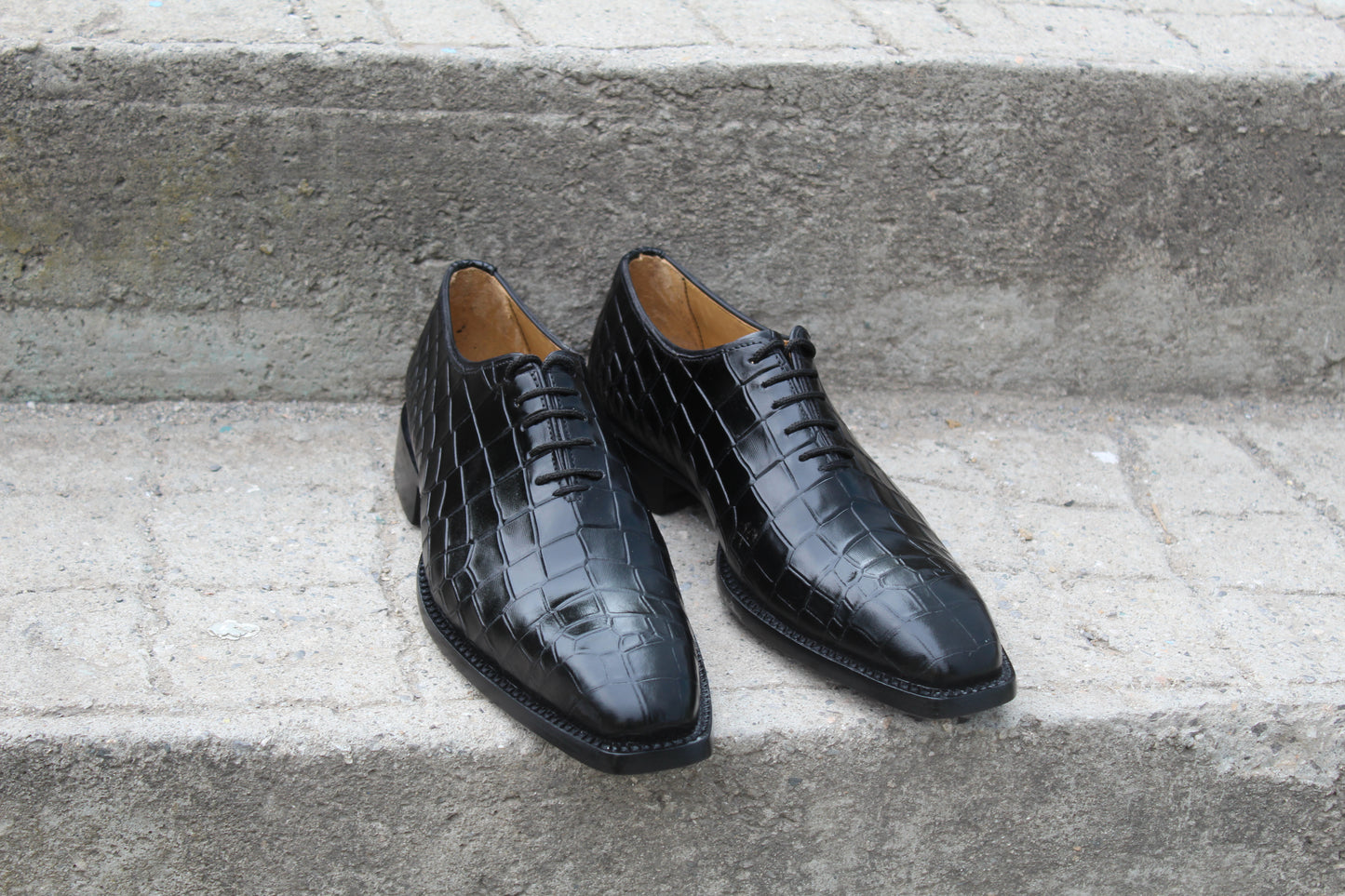 Handmade Men's Black Crocodile Leather Plain Oxford Shoes