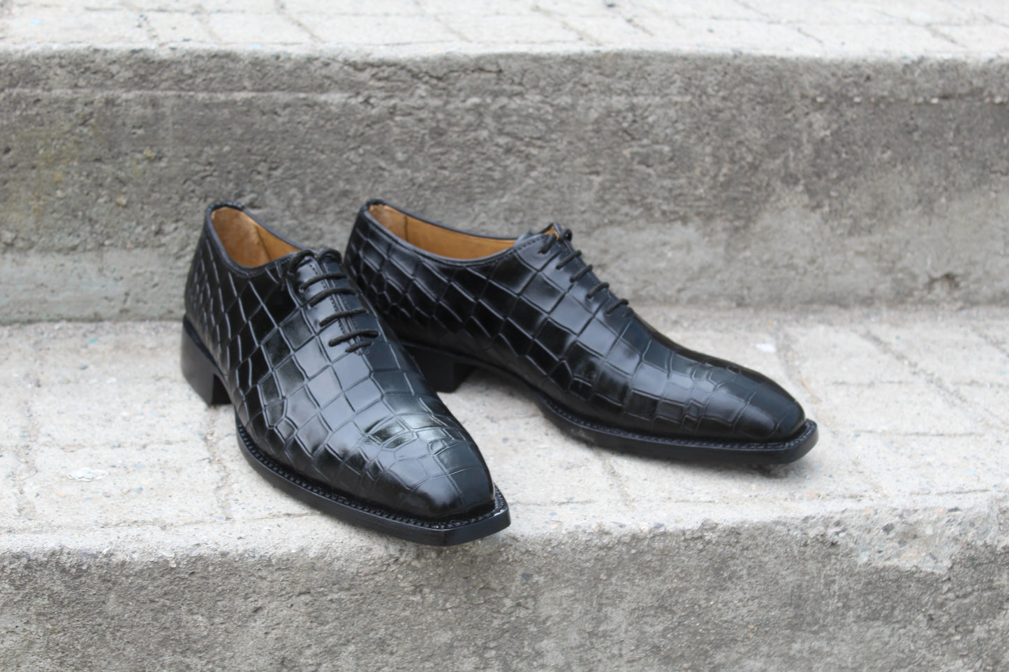 Handmade Men's Black Crocodile Leather Plain Oxford Shoes