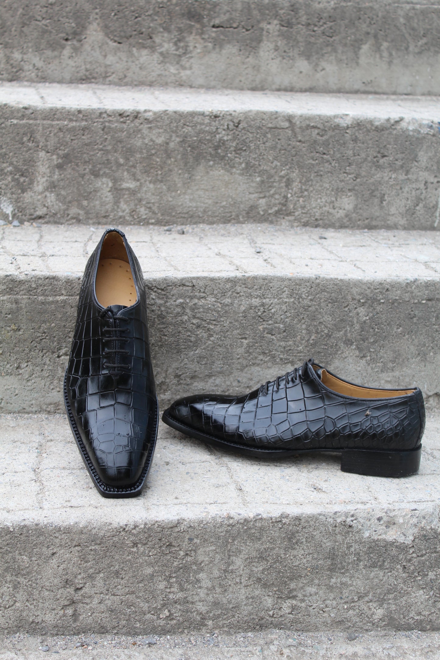 Handmade Men's Black Crocodile Leather Plain Oxford Shoes